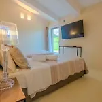 - Bacci Villa