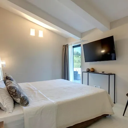 - Bacci Villa